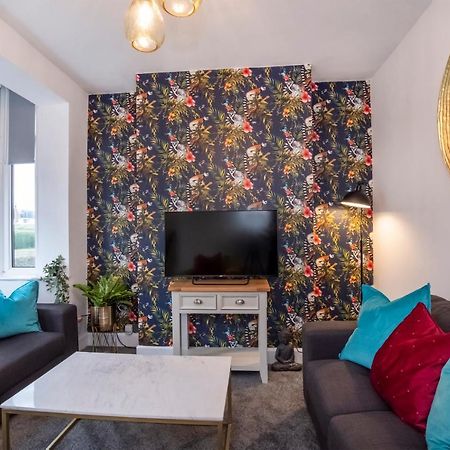 Stylish Hot Tub House With Free Parking! Βίλα Γιορκ Εξωτερικό φωτογραφία